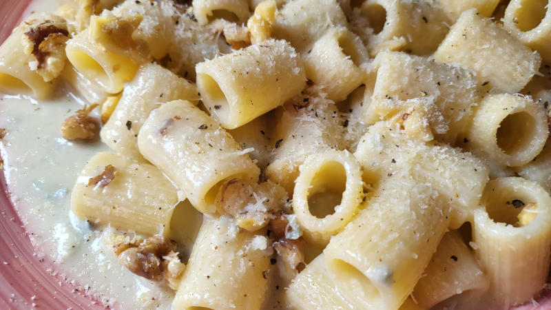 Pasta al gorgonzola e noci