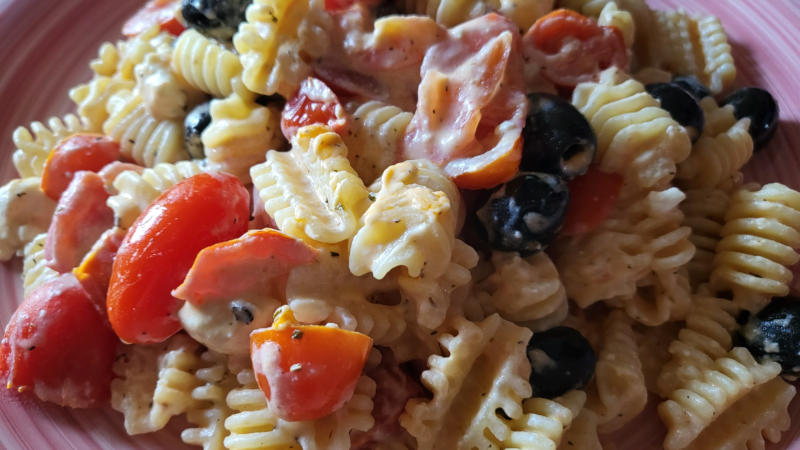 Pasta con feta e pomodorini