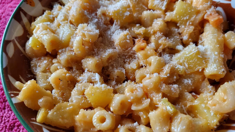 Pasta, patate e provola