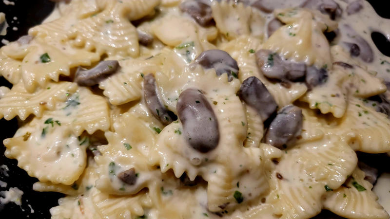 Pasta con funghi e Philadelphia