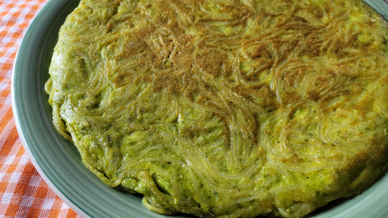 Frittata di spaghetti al pesto