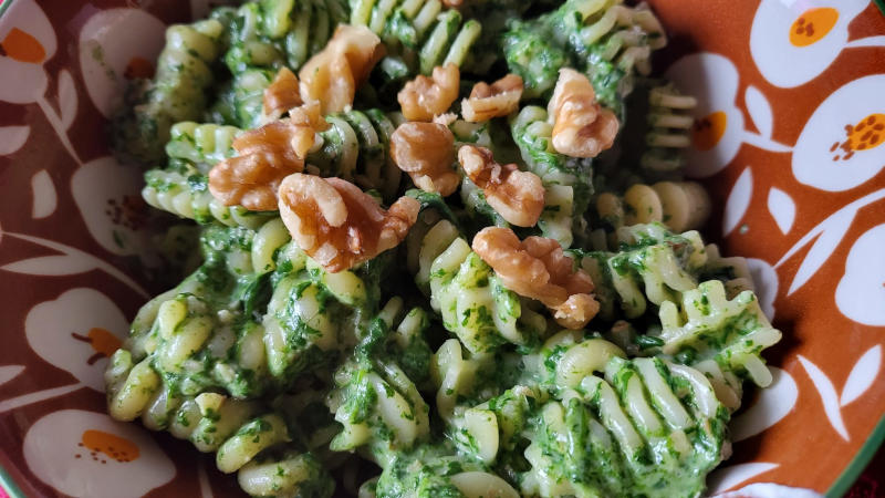 Pasta con spinaci, Philadelphia e noci