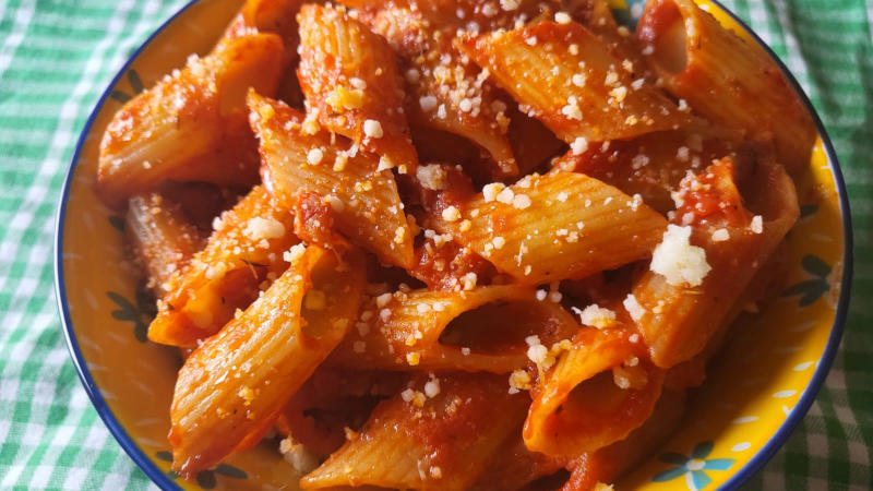 Pasta pomodoro e pancetta