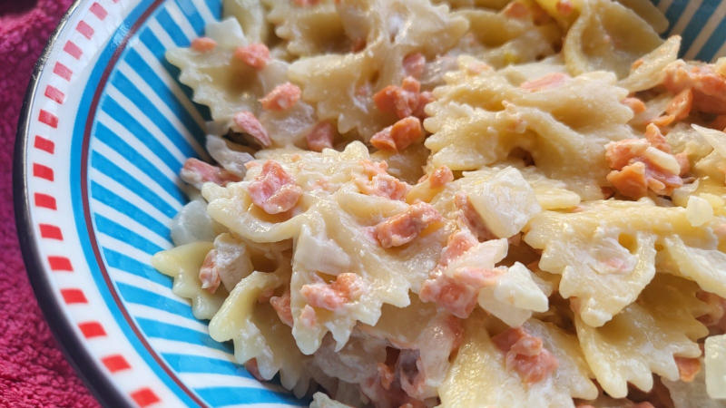 Pasta con salmone e robiola