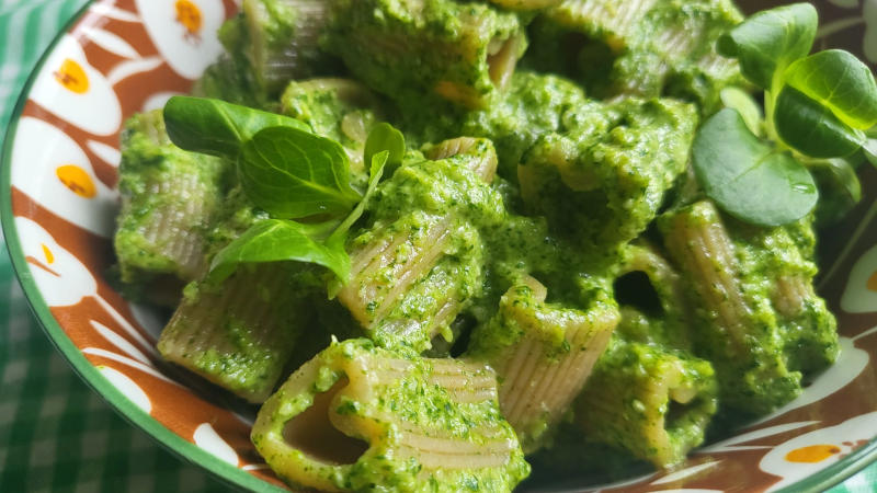 Pasta al pesto di valeriana