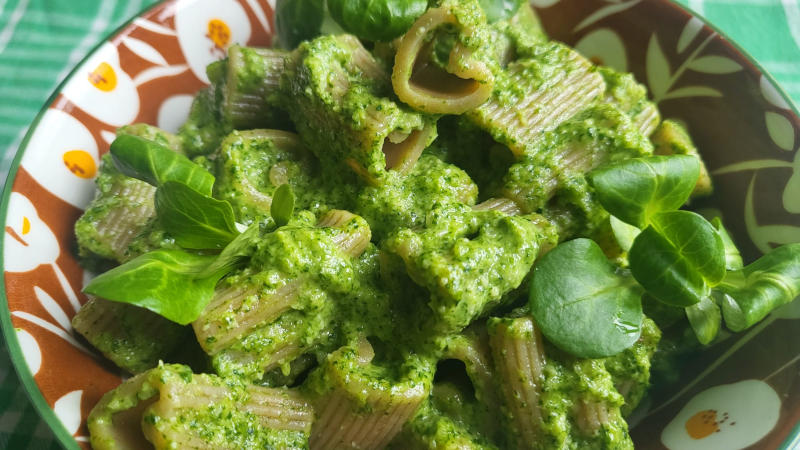 Pasta al pesto di valeriana